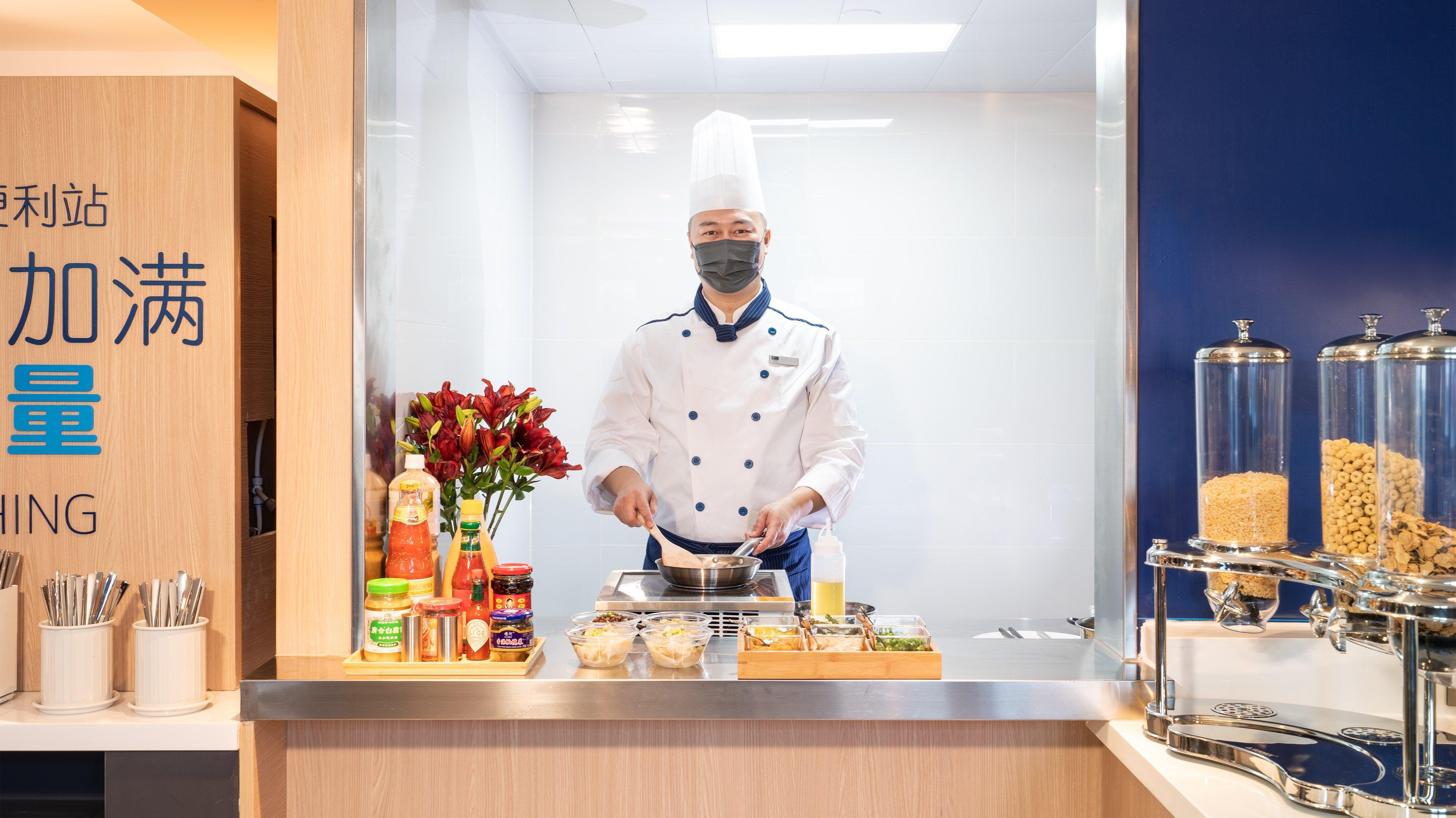 Holiday Inn Express Qingdao City Center By Ihg Bagian luar foto