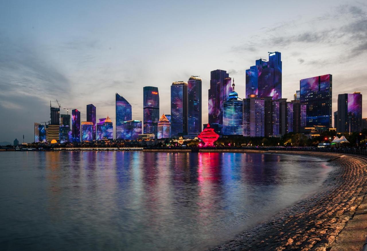 Holiday Inn Express Qingdao City Center By Ihg Bagian luar foto
