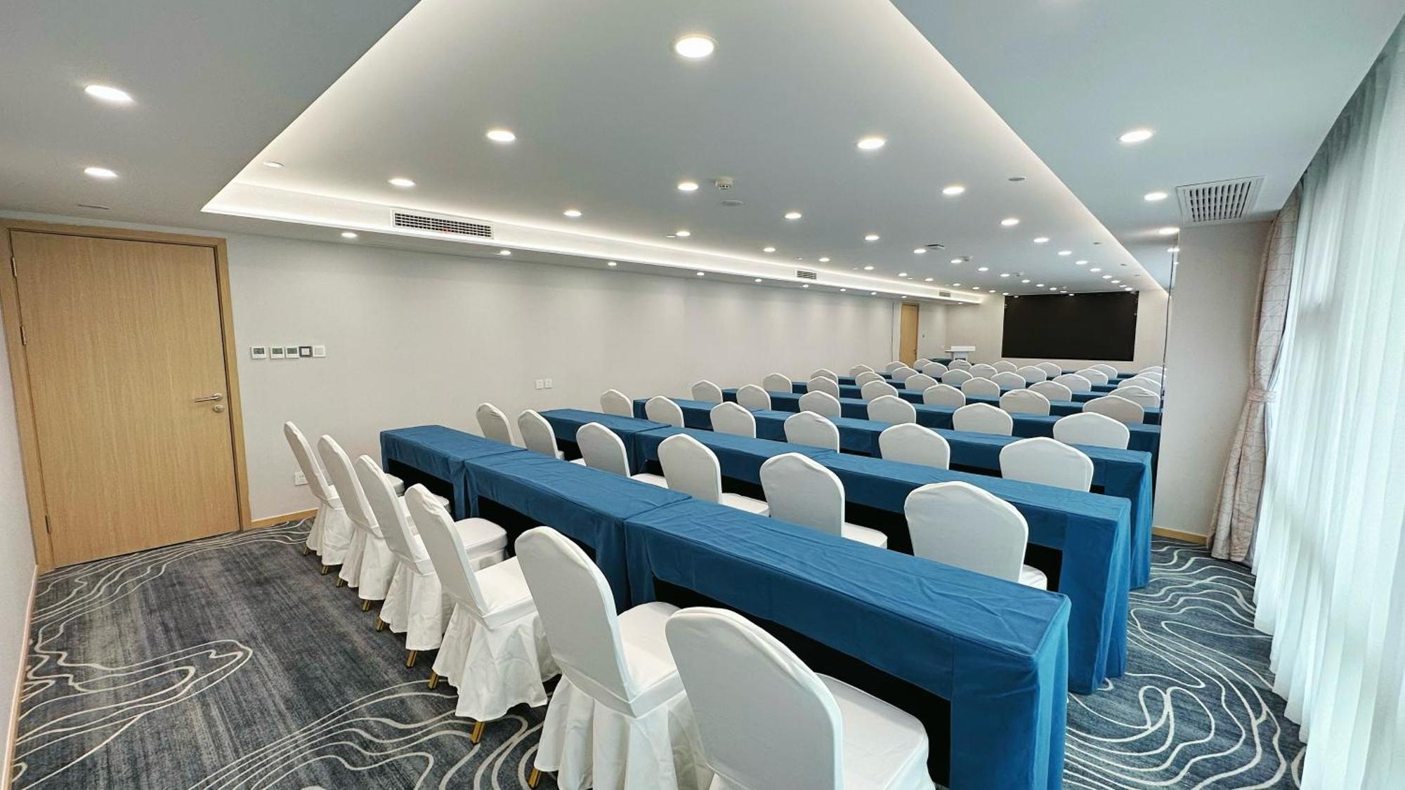 Holiday Inn Express Qingdao City Center By Ihg Bagian luar foto
