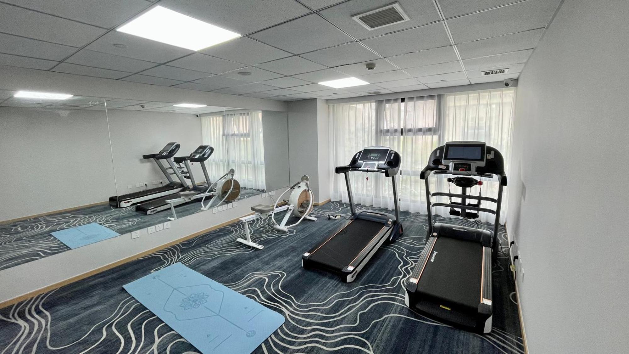 Holiday Inn Express Qingdao City Center By Ihg Bagian luar foto