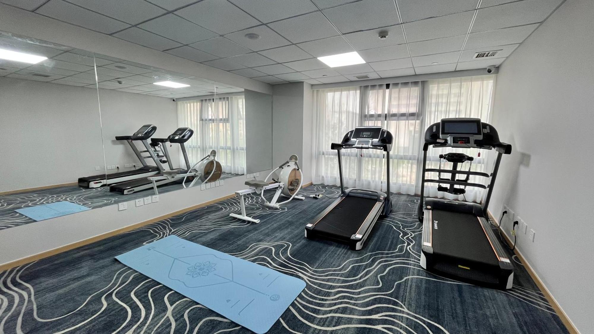Holiday Inn Express Qingdao City Center By Ihg Bagian luar foto